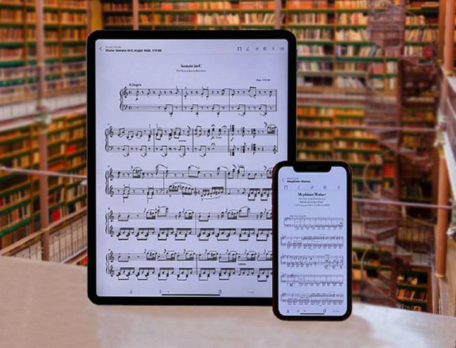 Une partition sur tablette dans une bibliothèque